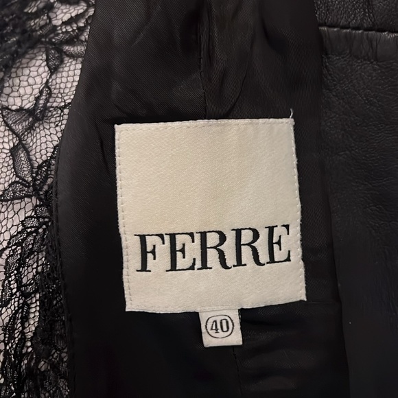 Ferre lace and leather slim
Fitting jacket - Picture 10 of 11